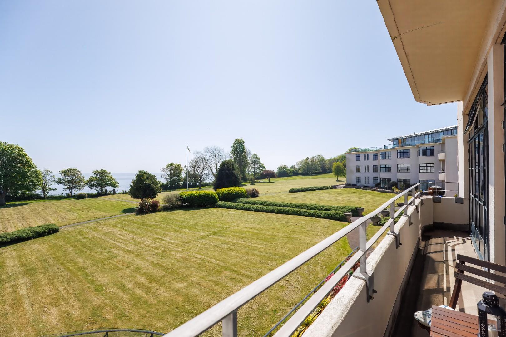 115 Headlands, Hayes Point, Sully, CF64 5QH